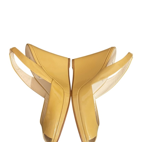 MICHAEL KORS Tan Patent
Leather 4" High Wedge Open Toe
Slingback Shoes size 7.5M - Picture 7 of 13